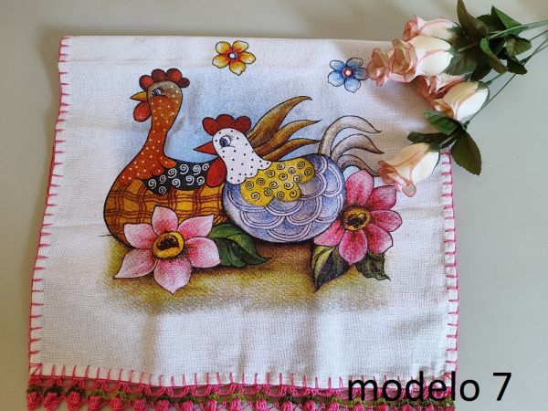 Pano de prato estampado com barrado em crochê