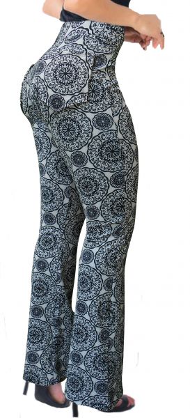 Calça flare ou reta bolsos(P-M-G), tecido suplex gramatura 320