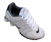 Tênis Nike Shox NZ Branco e Preto cromado