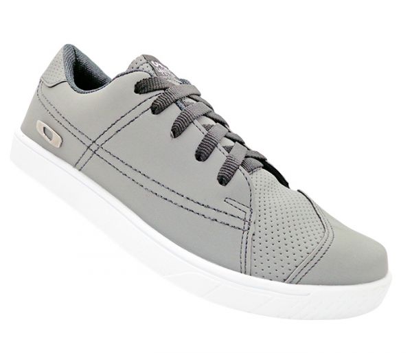 Tênis Oakley Tracks