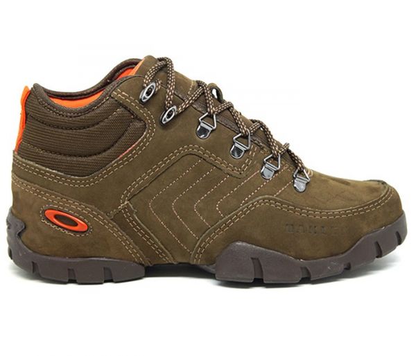 Bota Couro Oakley Beckon Bronze