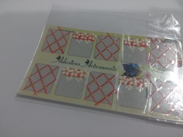 Francesinha de margaridas fundo vermelho