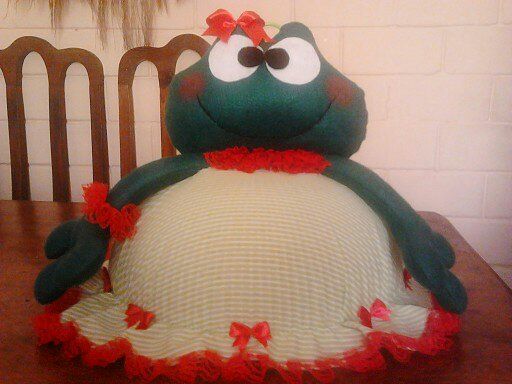 Sapo cobre bolo