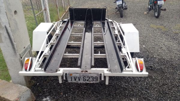 z REBOQUE P/3 MOTOS 2014