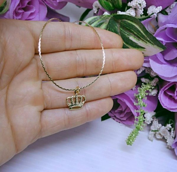 Colar com Pingente de Coroa