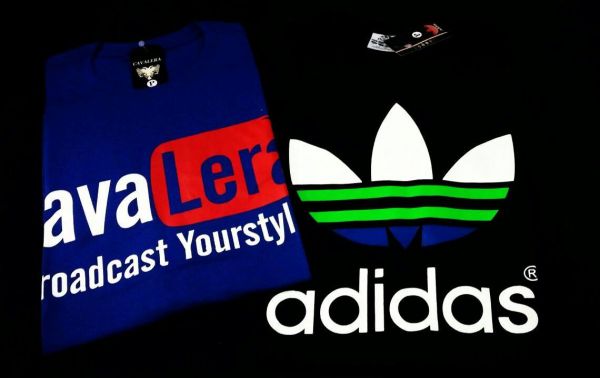 Camisetas na malha penteada extra.