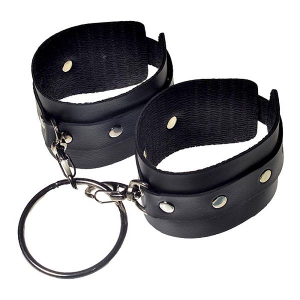 ALGEMA COM ARGOLA MOSQUETE METAL E TIRAS DOMINATRIXXX