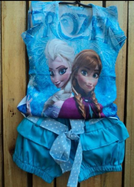 Conjunto infantil  manga curta Frozen