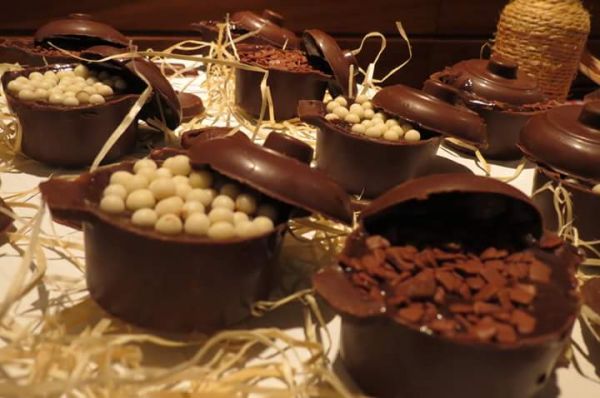 Cento - Panelinha de chocolate recheada