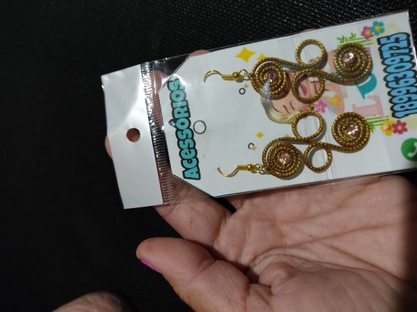 Brinco capim dourado modelo 3