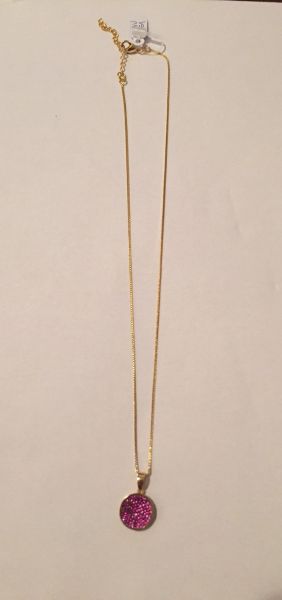 Colar Dourado com Pingente Cravejado Rosa