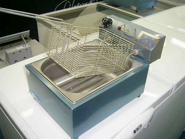 Fritadeira Elétrica c/ Cesto