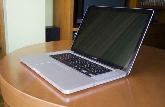 Apple MacBook Pro Quad-Core i7 Laptop - MC721BA