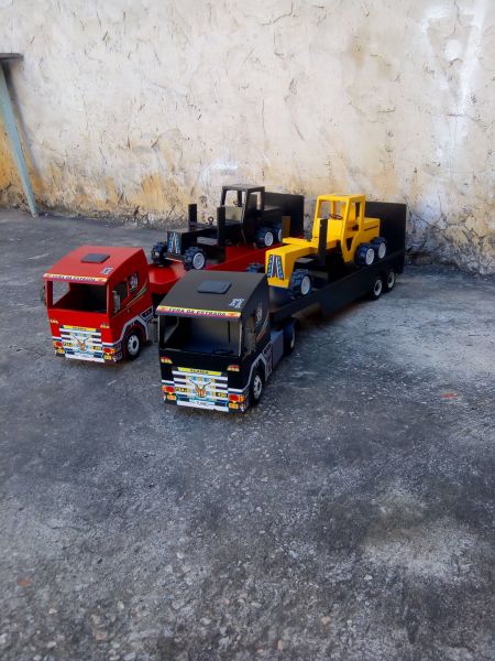 CAMINHÃO  TRUK  COM TRATOR