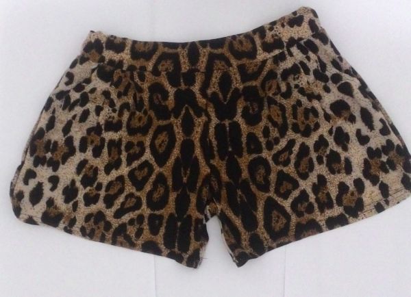 (030) SHORT ONCINHA