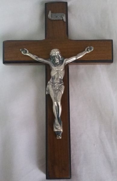 Crucifixo de parede em Madeira