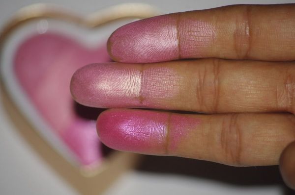 Blushing Hearts - I Heart Makeup