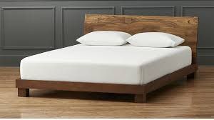 CAMA PARA CASAL EM MADEIRA
