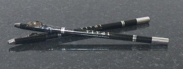 Delineador para Olhos c/ apontador- Preto