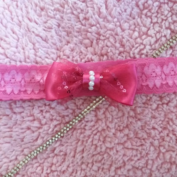 Tiara de renda com pérola