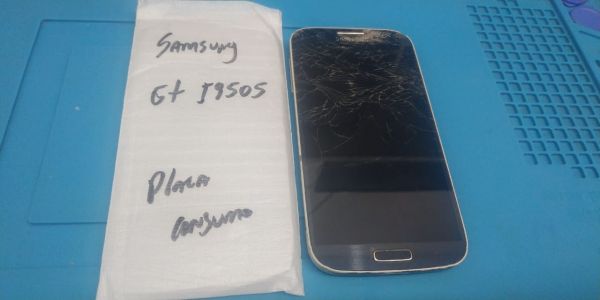 GT I9505  S4