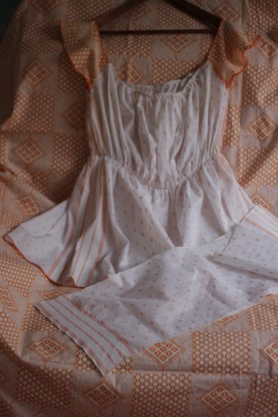 Conjunto - Saia, blusa e lenço