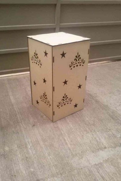 CUBO COROAS VAZADO DESMONTAVEL PARA FESTAS