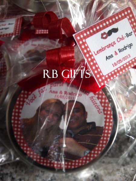 50 Latinha personalizadas com confeitos