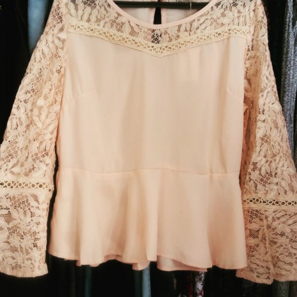 Blusa Rendada cor Champagne