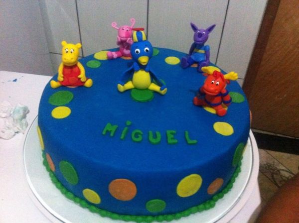 Bolo de 35 cm (temático)