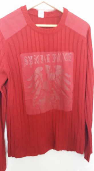 Blusa de lã vermelha com detalhe frontal GG