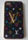 CASE LV PRETA COM LETRAS DOURADAS PARA IPHONE 4 E 4S