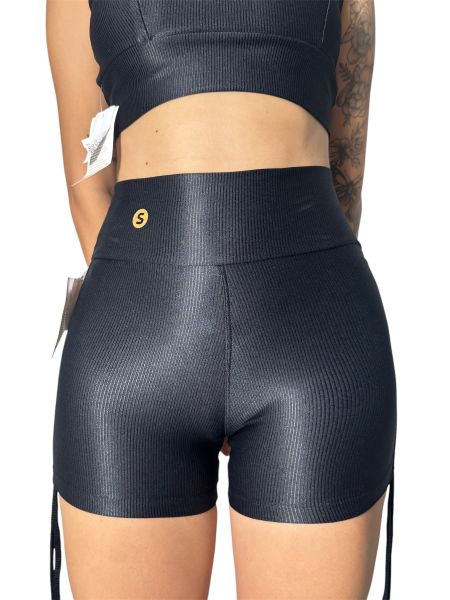 Short Aveludado com regulagem na lateral (Preto)