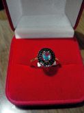 Anel oval com zircônias e ródio negro