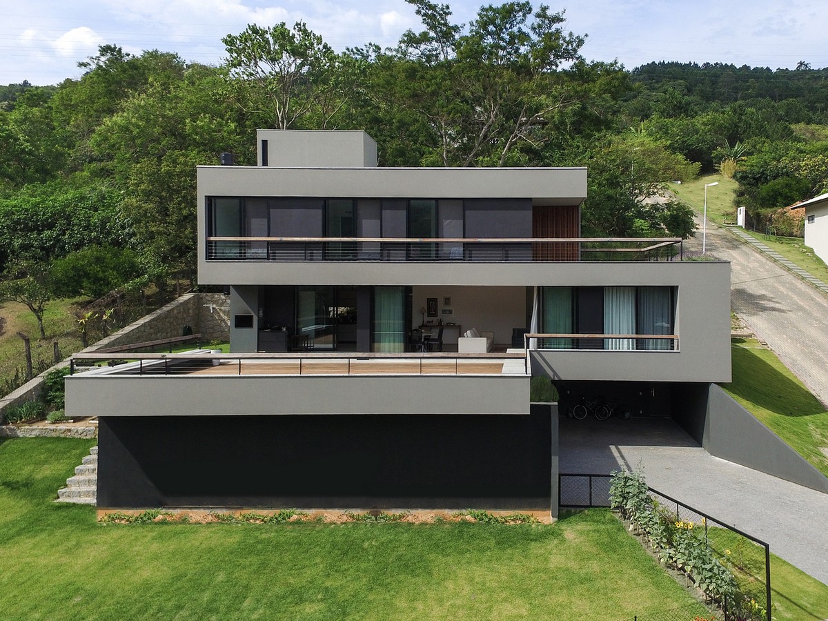 Uma bela casa com vista para a Mata Atlântica no Brasil