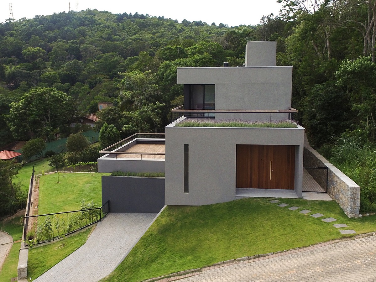 Uma bela casa com vista para a Mata Atlântica no Brasil