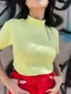 Blusa Canelada Gola Alta com Manga Curta Olívia