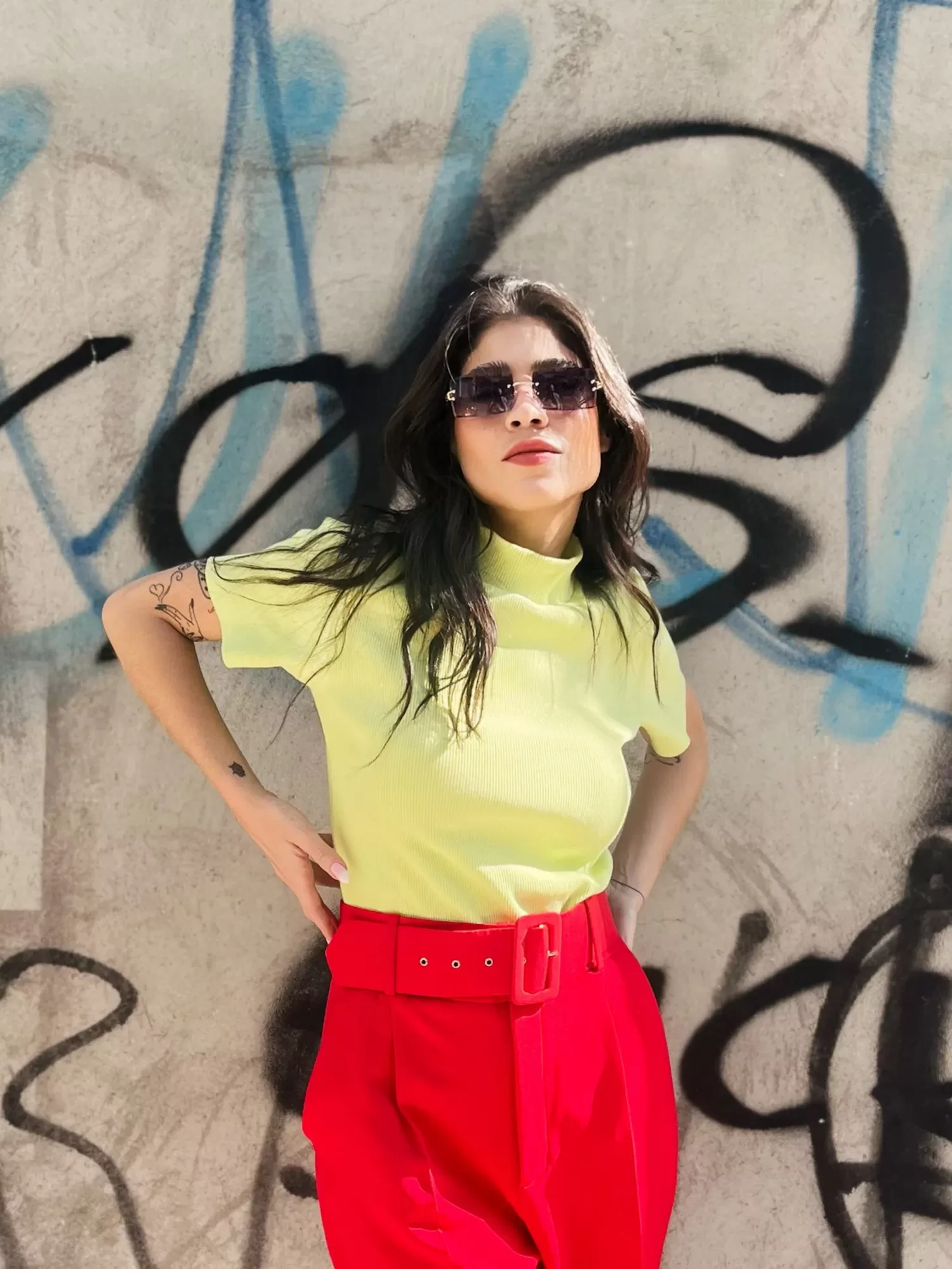 Blusa Canelada Gola Alta com Manga Curta Olívia Blusa Canelada Gola Alta com Manga Curta Olívia