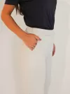 Calça Reta Feminina de Malha Linho e Nervura Beatriz com Bolso Faca e Cós Elástico