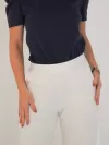 Calça Reta Feminina de Malha Linho e Nervura Beatriz com Bolso Faca e Cós Elástico