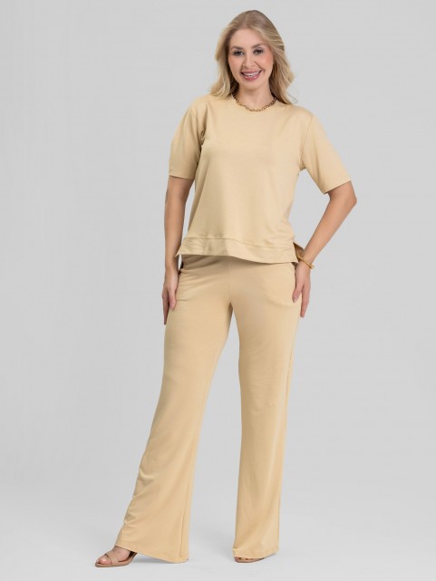 Conjunto em Molecotton de Viscose Premium com Calça Flare e Blusa Alongada Maitê Bege Claro