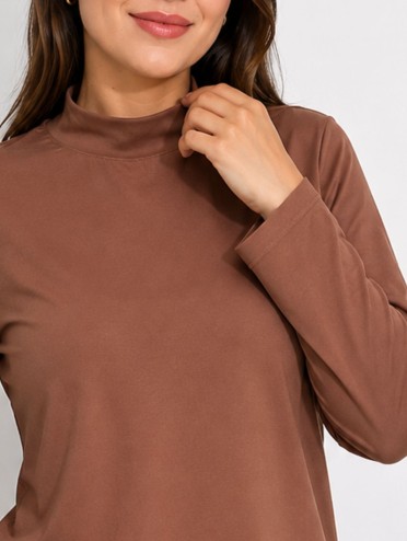 Blusa Feminina Gola Alta e Manga Longa de Algodão Isadora Marrom