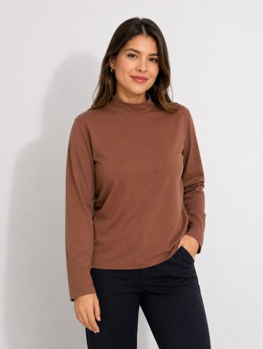 Blusa Feminina Gola Alta e Manga Longa de Algodão Isadora Marrom