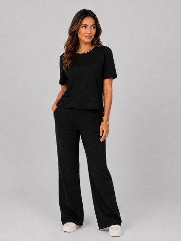 Conjunto em Molecotton de Viscose Premium com Calça Flare e Blusa Alongada Maitê Preto