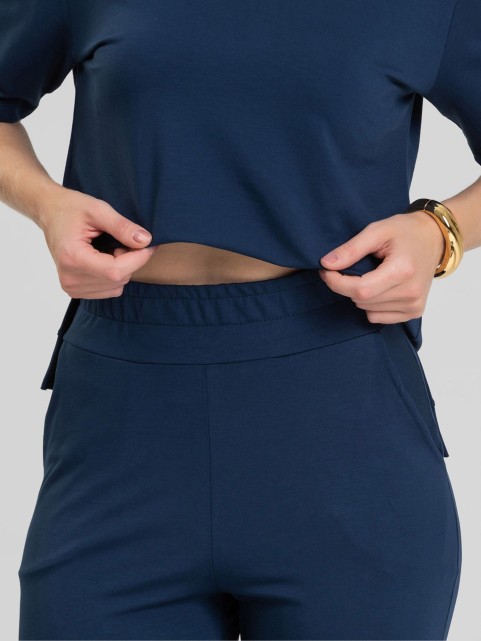 Calça Flare em Molecotton Premium com Bolso Faca e Cós Elástico Marinho Resort