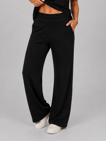 Calça Flare em Molecotton Premium com Bolso Faca e Cós Elástico Preto