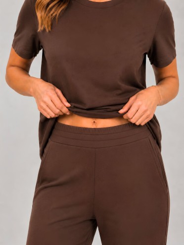 Calça Flare em Molecotton Premium com Bolso Faca e Cós Elástico Marrom Café