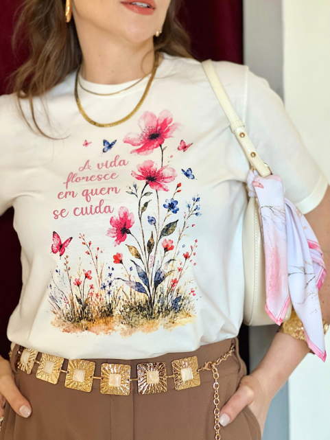 Camiseta Feminina de Algodão Premium Edição Especial Outubro Rosa + Lenço