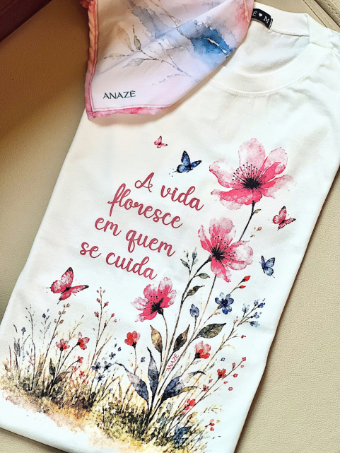 Camiseta Feminina de Algodão Premium Edição Especial Outubro Rosa + Lenço