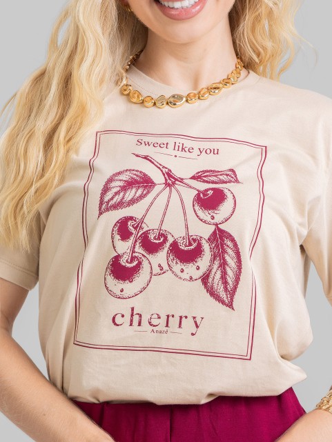 Camiseta Feminina Algodão Premium Estampada Cereja Bege